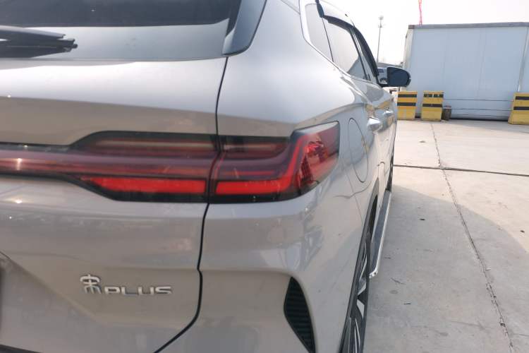 Used BYD Song PLUS New Energy 2024 Honor Edition EV 520km Premium Model
