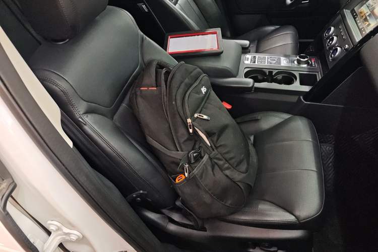 Used Land Rover Discovery 2018 3.0 SC V6 SE Right Front Seat