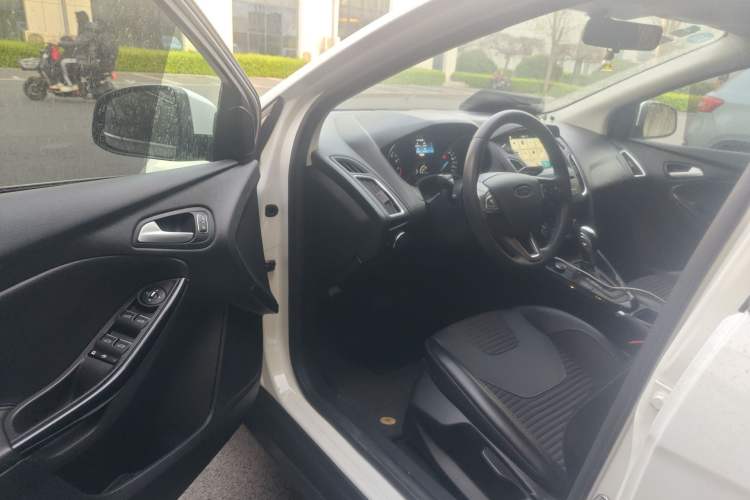 Used Ford Focus 2017 Hatchback EcoBoost 180 Automatic Elite Model Driver Seat