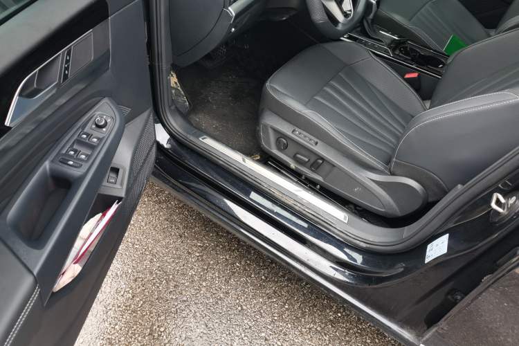 Used Volkswagen Passat 2025 Outstanding Model 380TSI Starry Dragon Glorious Edition
