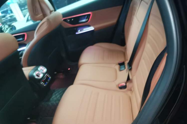 Used Mercedes-Benz GLC 2025 GLC 300 L 4MATIC Dynamic Model 5 Seats
