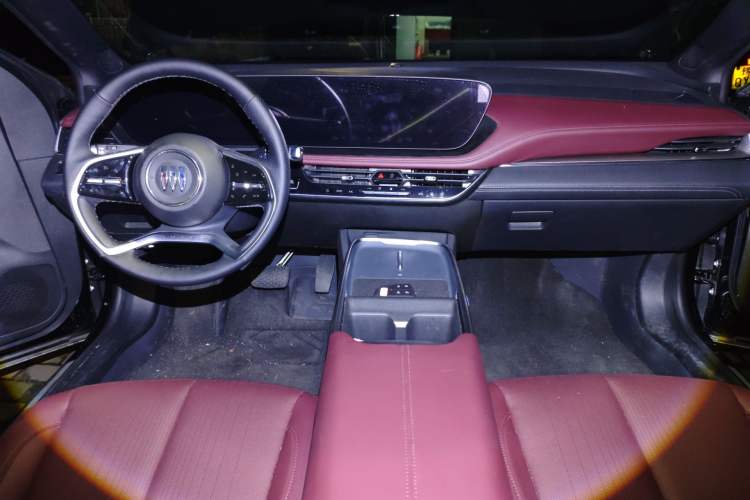 Used Buick LaCrosse 2026 Model 28T Platinum Edition Center Console