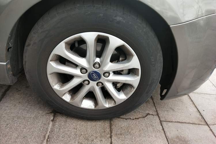 Used Ford Focus 2011 Hatchback 1.8L Automatic Fashion Edition