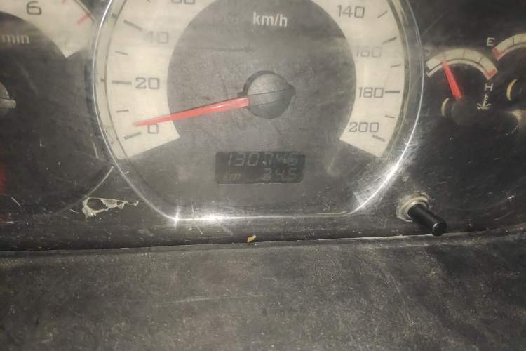 Used Wuling Hongguang 2014 1.5L S Standard Version Odometer Close Up