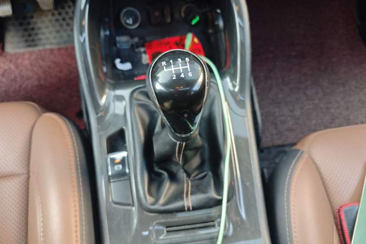 Used Changan CS75 2017 Shangkui Edition 1.5T Manual Fengxiang Model