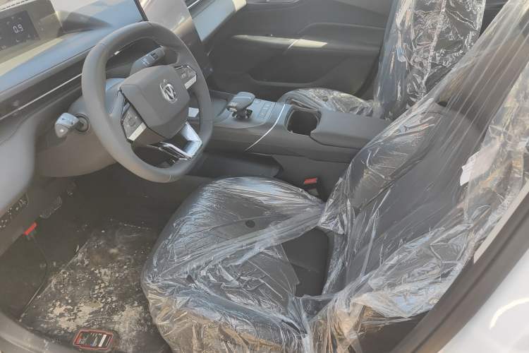 Used CHANGAN Eado 2025 Blue Whale 1.5T 500Bar Prestige Model
