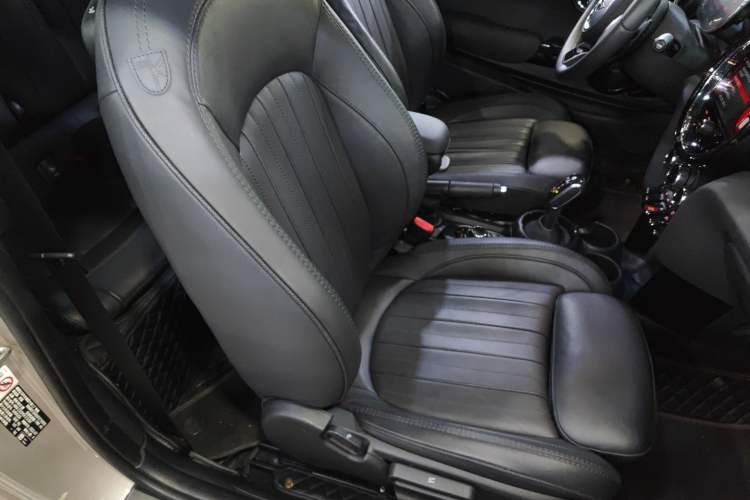 Used MINI 2023 2.0T COOPER S Artist