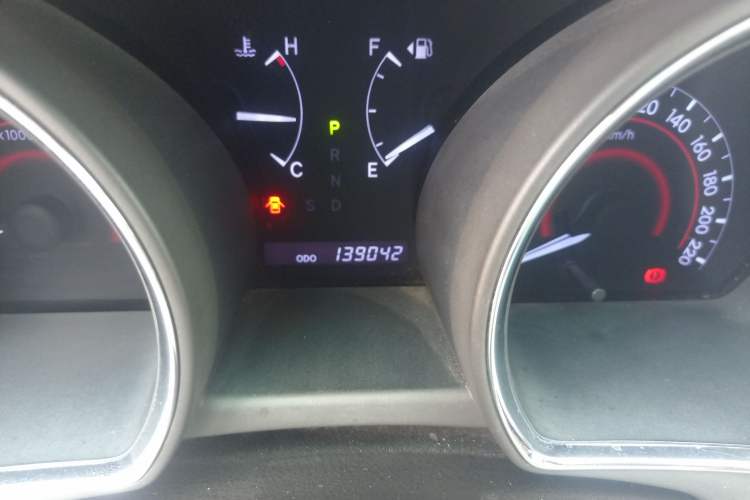 Used Toyota Highlander 2012 2.7L 2WD 5-Seater Elite Edition Odometer Close Up