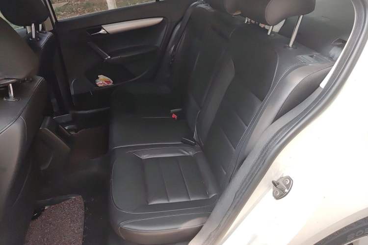 Used Volkswagen Lavida 2013 1.6L Automatic Comfort Edition
