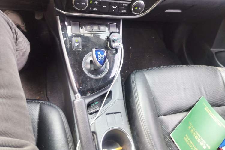 Used Toyota Corolla 2016 Dual-Engine 1.8L E-CVT Leading Edition Gear Lever