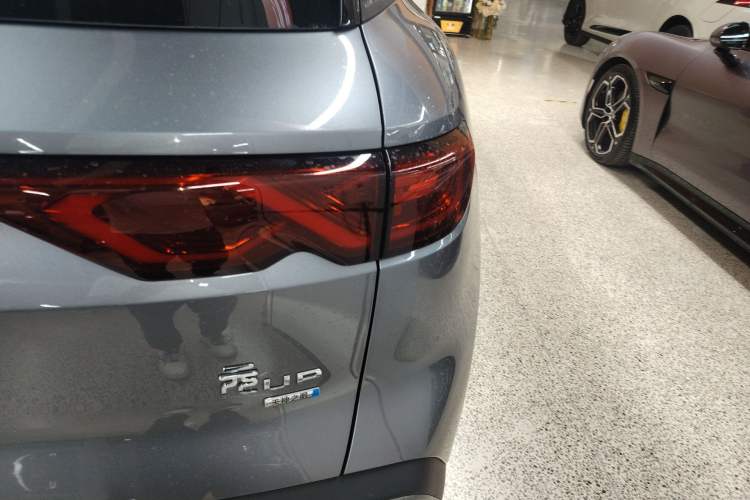 Used BYD Yuan UP 2025 Intelligent Driving Version 401 km Leading Edition Right Rear Taillight