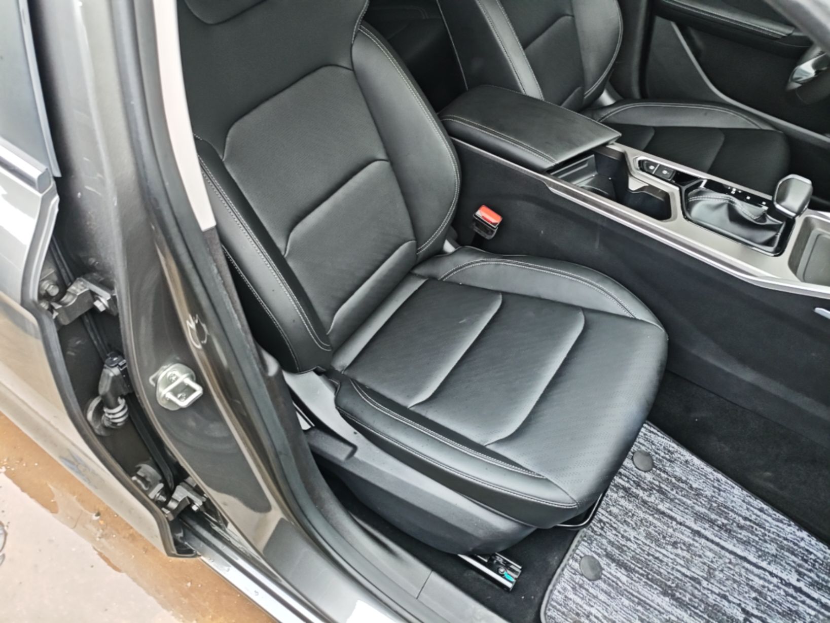 Geely Auto Emgrand 2022 4th Generation 1.5L CVT Luxury Model - Premium — снимка 19