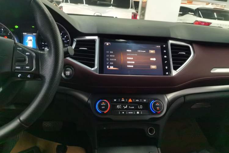 Used Haval H6 Coupe 2019 1.5T Automatic Two-Wheel Drive Luxury Smart Connectivity Version China VI Standard
