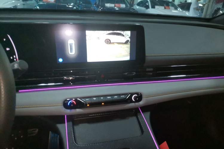 Used GAC Trumpchi EMPOW 2023 270T DCT J15 Version Audio And AC Panel