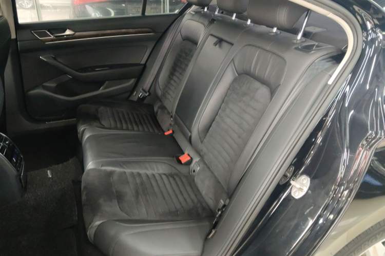 Used Volkswagen Magotan 2018 380TSI DSG Luxury Model Left Rear Seat