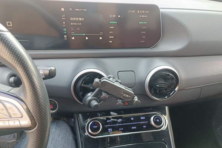 Used FORTHING T5 EVO 2021 1.5TD DCT Glory Edition
