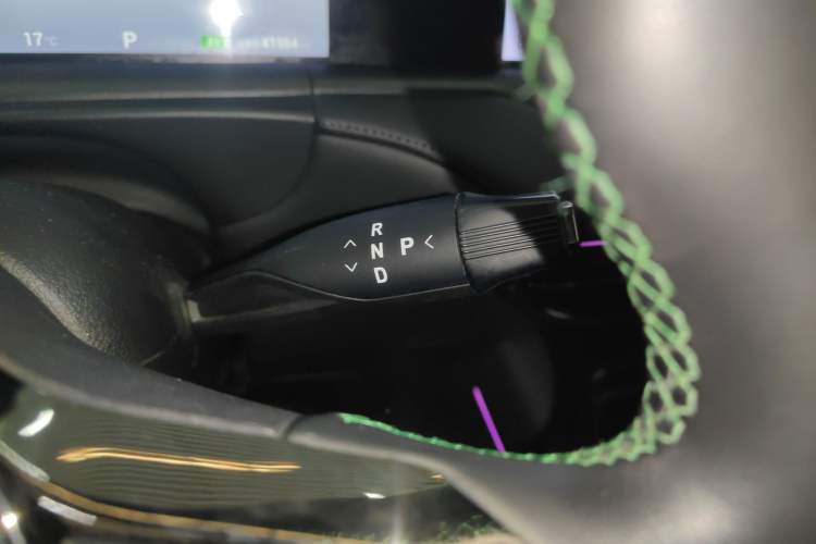 Used VOYAH FREE 2025 318 259 km All-Wheel-Drive Exploration Edition
