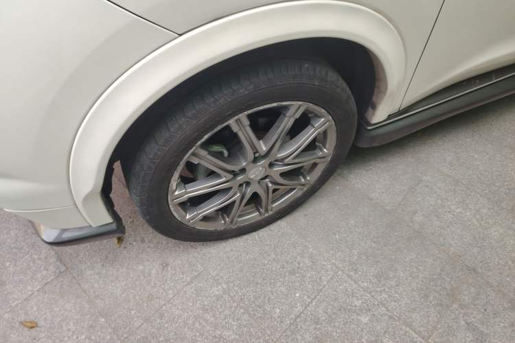 Used Infiniti ESQ 2014 1.6L Spontaneous Edition