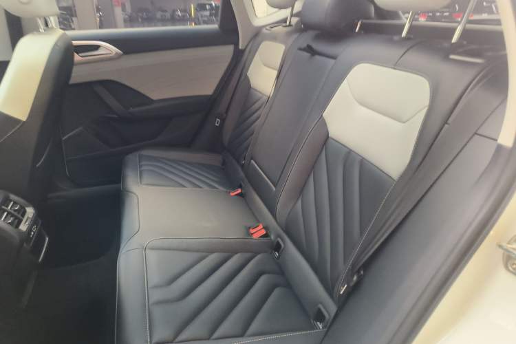 Used Volkswagen Tharu 2023 300TSI Two-Wheel-Drive Moonlight Edition