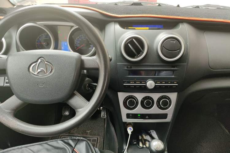 Used CHANGAN KAICHENG Ounuo S 2014 1.5L Base Version
