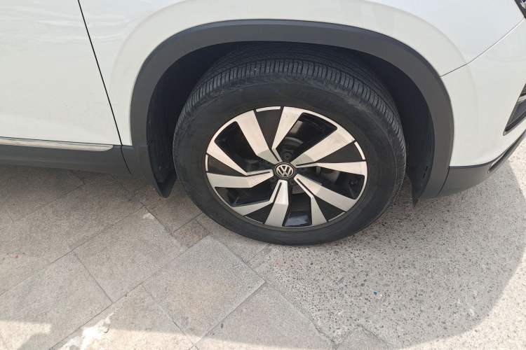 Used Volkswagen Tayron 2020 330TSI Two-Wheel Drive Luxury Smart Connectivity Version
