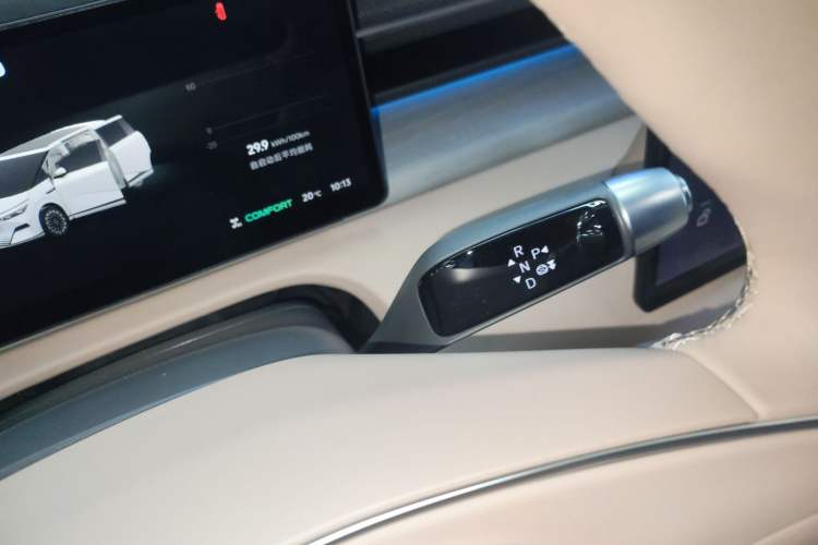 Used XPeng X9 2025 740 Ultra-Long Range Max