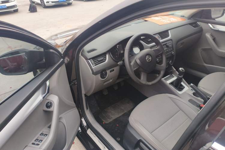 Used Skoda Octavia 2015 1.6L Manual Yijie Edition
