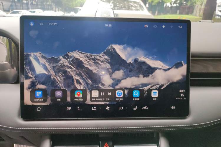 Used Hima AITO M7 2024 1.5T Rear-Drive Plus Version 5 Seats Audio And AC Panel