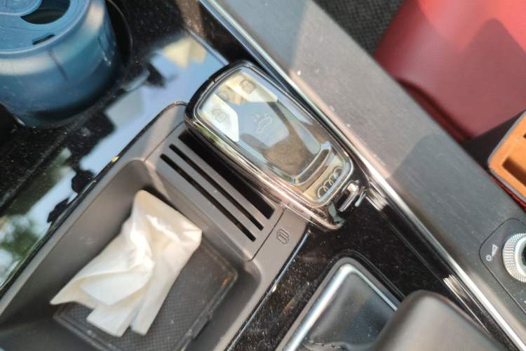 Used Audi A4L 2023 40 TFSI Luxury Dynamic Model Vehicle Key