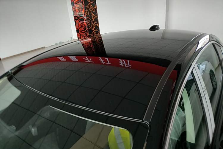 Used Hongqi E-QM5 2022 431 km Charge & Enjoy Edition
