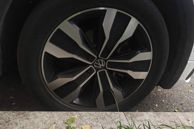 Used Volkswagen Tiguan L 2024 330TSI Automatic Two-Wheel Drive R-Line Enhanced Edition