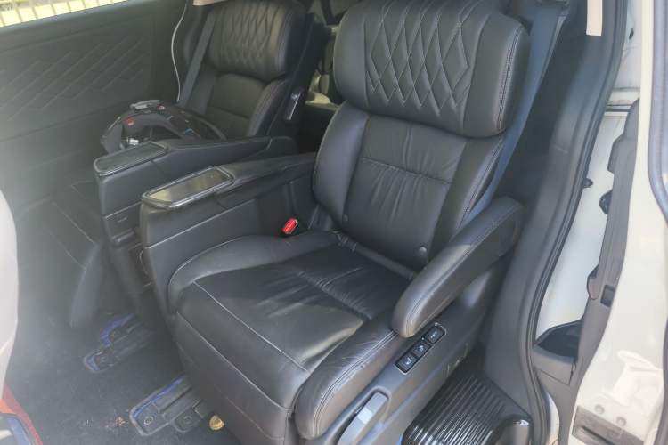 Used Honda Elysion 2019 2.0L Hybrid Luxury Edition
