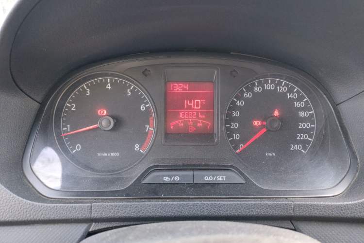 Used Volkswagen Jetta 2013 1.4L Manual Fashion Model