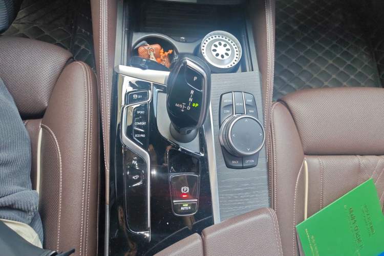 Used BMW 5 Series 2021 Restyled 530Li Luxury Edition M Sport Package Gear Lever