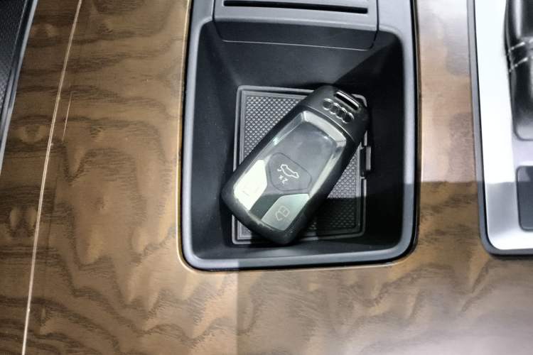 Used Audi Q5L 2023 40T Luxury Dynamic Model
