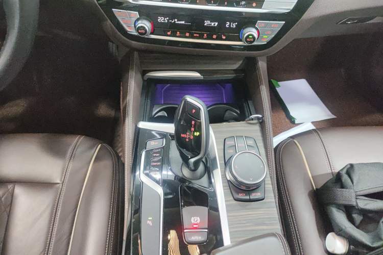 Used BMW 5 Series 2019 Facelifted 530Li Leading Edition Luxury Package
