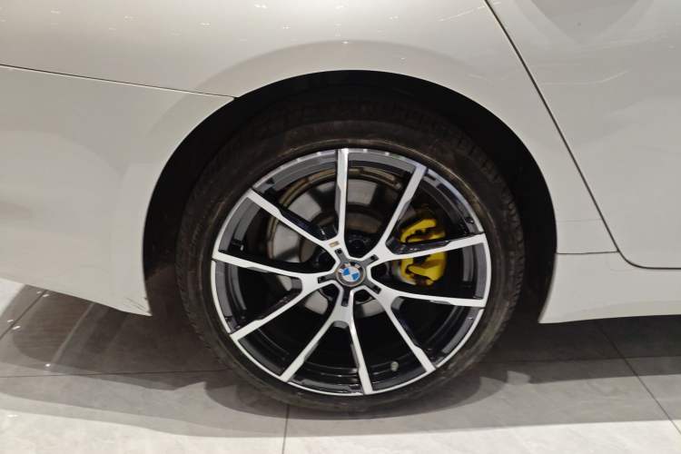 Used BMW 5 Series 2019 Facelifted 530Li Luxury Edition Premium Package
