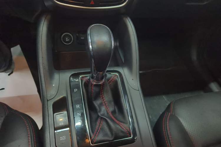 Used CHANGAN CS75 2016 1.8T Automatic Elite Model China IV Standard Gear Lever