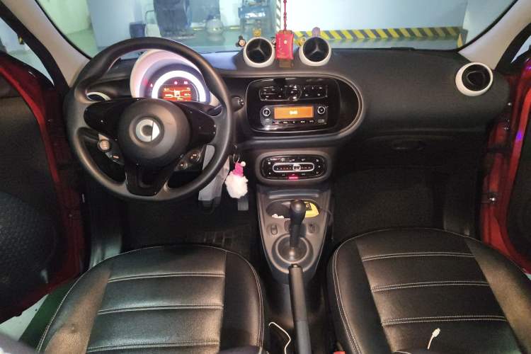 Used smart forfour 2016 1.0L 52 kW Dynamic Edition
