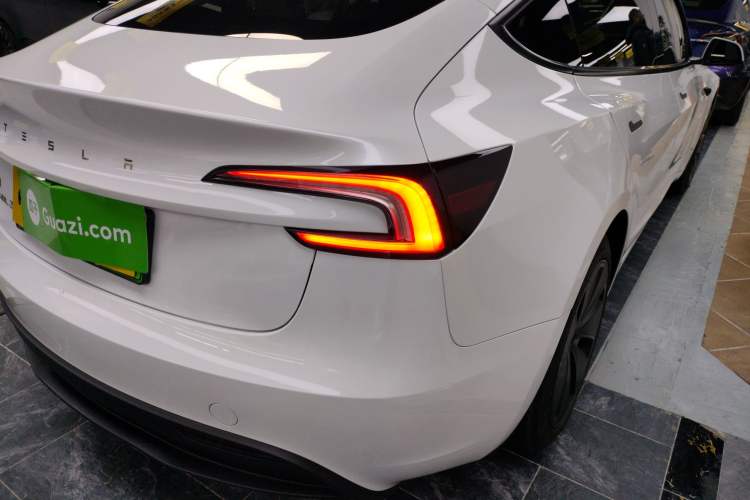 Used Tesla Model 3 2023 Rear-Wheel-Drive Version