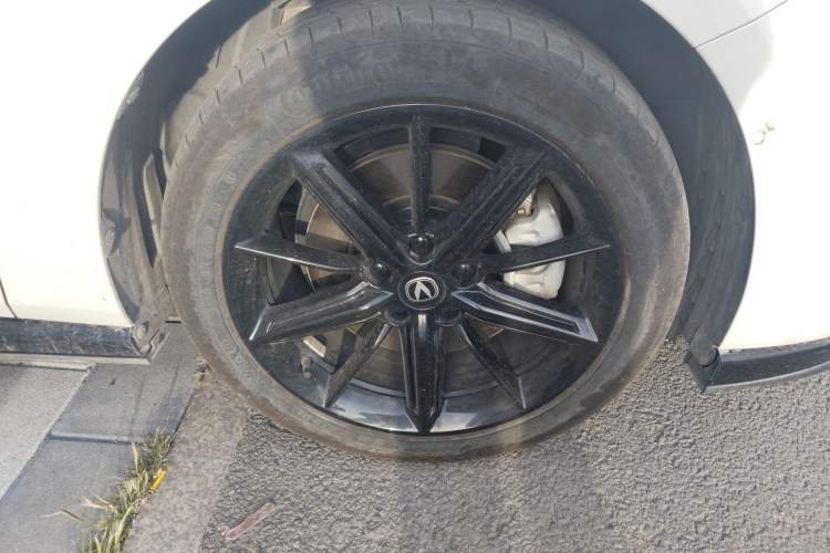 Used CHANGAN UNI-V iDD 2023 Zhidian iDD 1.5T 113km Smart & Fun Version (Rapid Edition) Right Front Wheel Hub