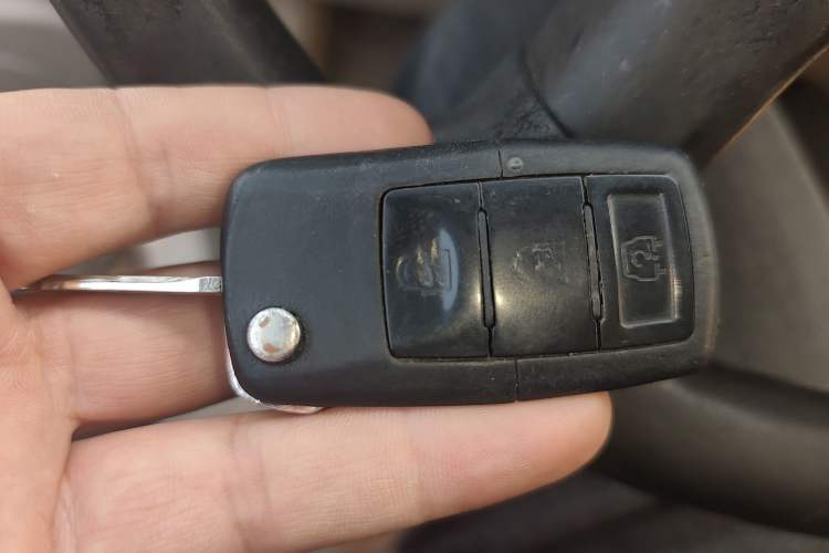 Used FORTHING Lingzhi 2016 M3L 1.6L 7-Seater Comfort Model Vehicle Key