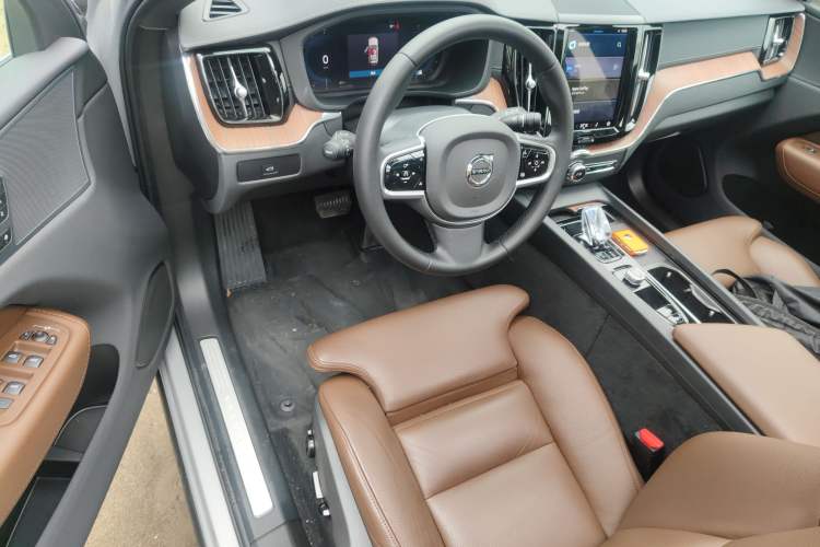 Used Volvo XC60 2025 B5 Four-Wheel Drive Smart & Advanced Luxury Edition Driver Seat