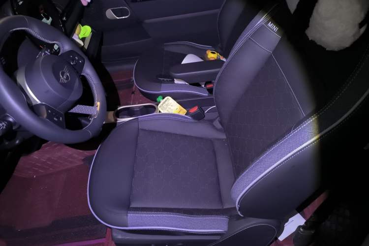 Used MINI Electric COOPER 2024 452km COOPER SE Artist Left Front Seat