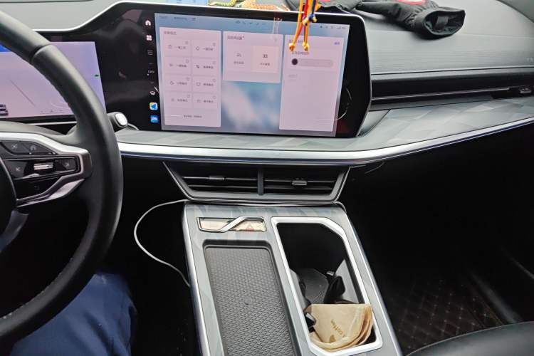 Used Haval XY 2022 1.5T Smart Enjoyment Edition DHT Audio And AC Panel