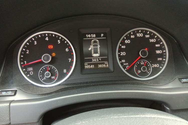 Used Volkswagen Tiguan 2016 280TSI Automatic Two-Wheel-Drive Silk Road Style Edition Instrument Cluster