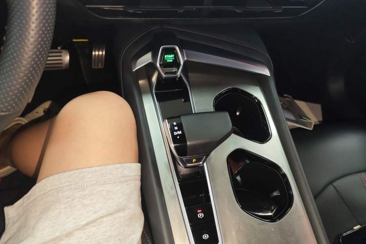 Used MG 7 2023 1.5T DCT Elegant & Graceful Edition Gear Lever