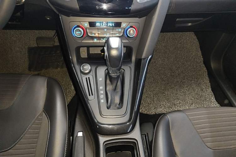 Used Ford Focus 2017 Hatchback 1.6L Automatic Fashion Edition Smart Drive Version