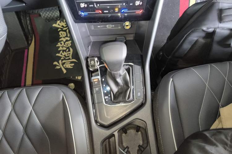 Used Volkswagen Tiguan L 2024 300TSI Automatic Two-Wheel Drive Smart Edition
