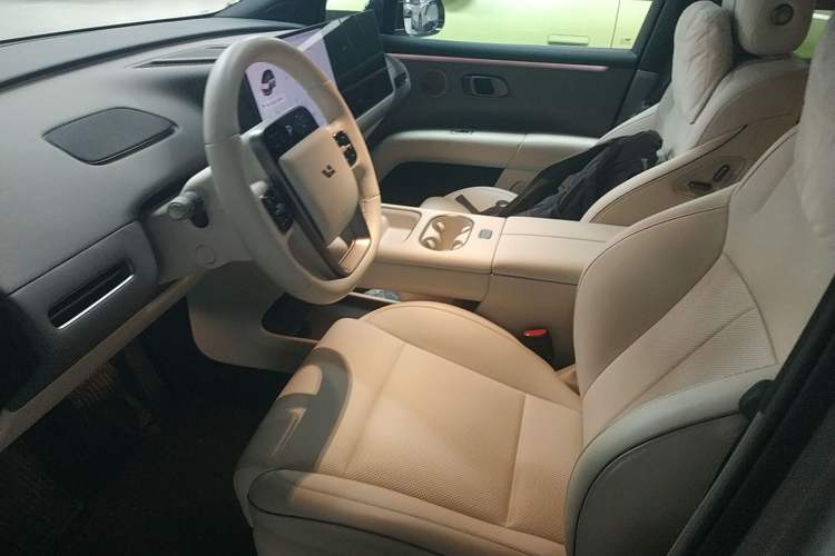 Used Li Auto Li Auto i6 2025 Model Two-Wheel-Drive Standard Type